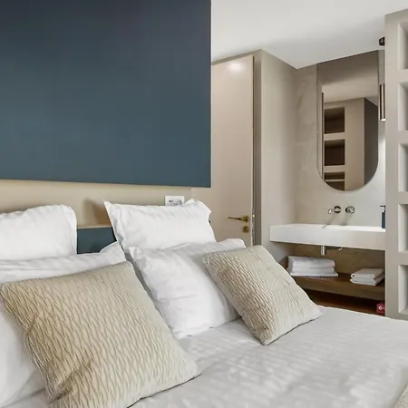 Passage Luxury 2 Facing Port Nature Walkways Villa *